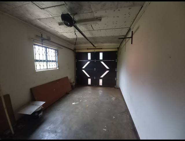3 BEDROOM HOUSE TO LET IN NGWELEZANA